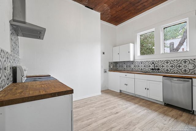 2106 Saunders, San Antonio, TX 78207