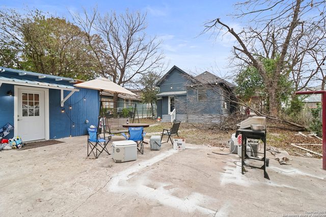 2106 Saunders, San Antonio, TX 78207