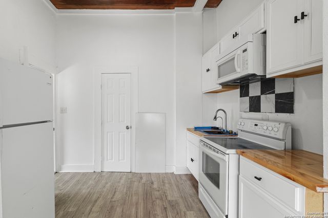 2106 Saunders, San Antonio, TX 78207