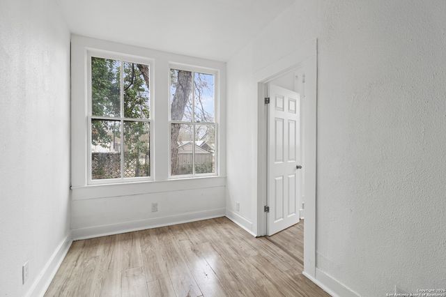 2106 Saunders, San Antonio, TX 78207