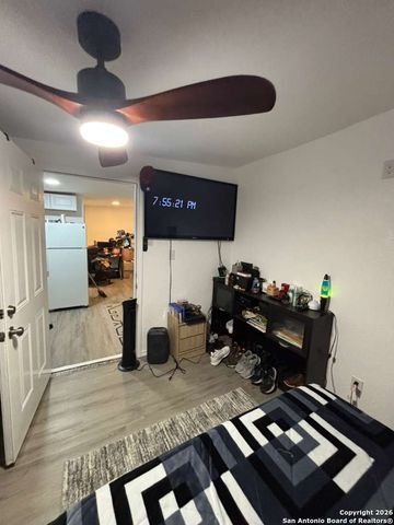 2106 Saunders, San Antonio, TX 78207