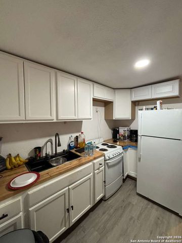 2106 Saunders, San Antonio, TX 78207