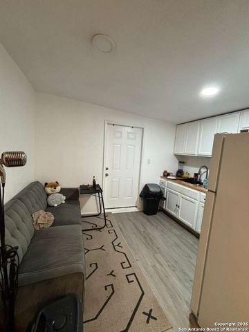 2106 Saunders, San Antonio, TX 78207