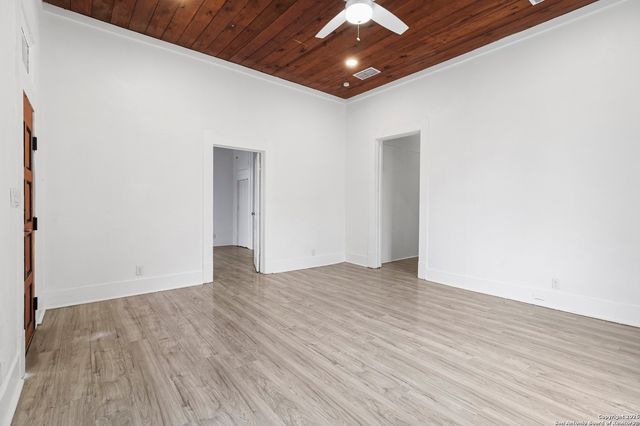 2106 Saunders, San Antonio, TX 78207