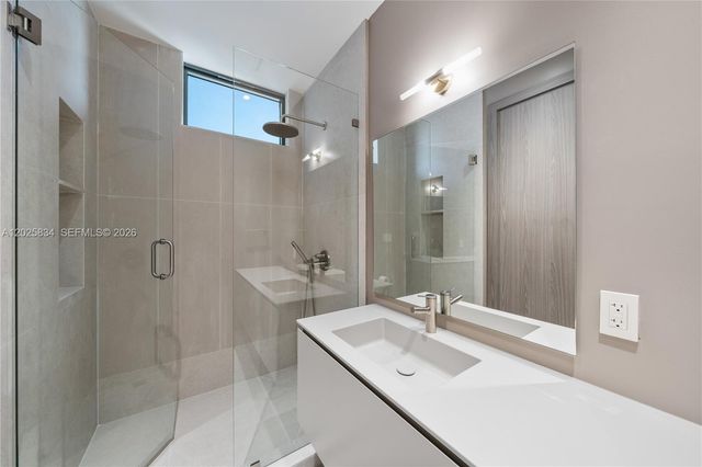 571 Glenridge Rd, Key Biscayne, FL 33149