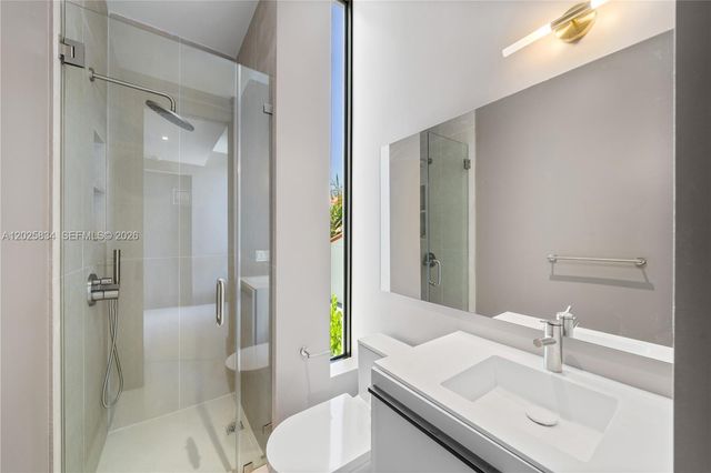 571 Glenridge Rd, Key Biscayne, FL 33149