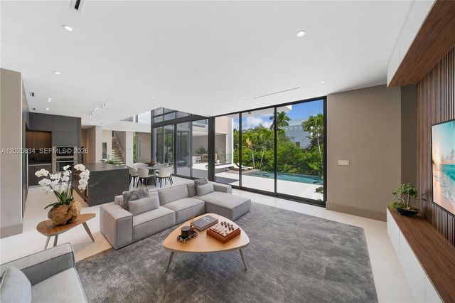 571 Glenridge Rd, Key Biscayne, FL 33149