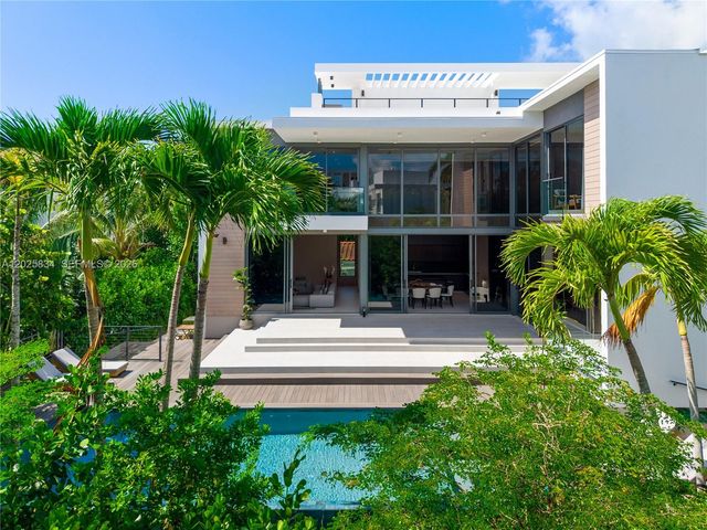 571 Glenridge Rd, Key Biscayne, FL 33149