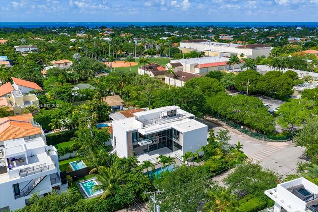 571 Glenridge Rd, Key Biscayne, FL 33149