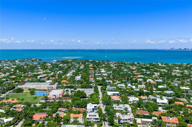 571 Glenridge Rd, Key Biscayne, FL 33149