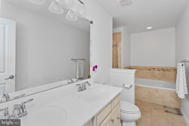 21 SUNDANCE DR, Hamilton, NJ 08619