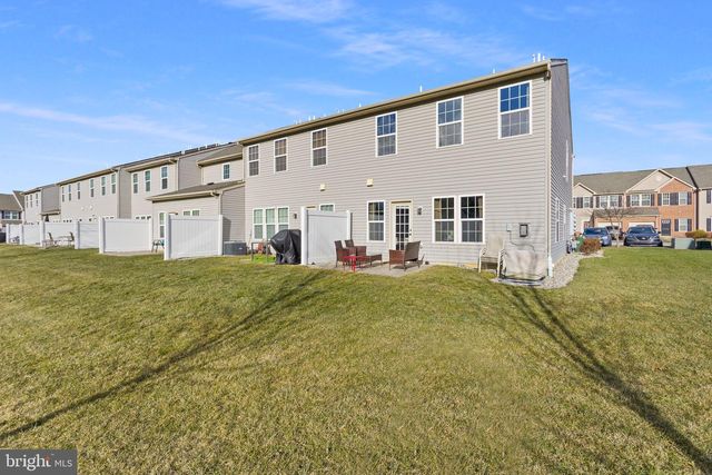 21 SUNDANCE DR, Hamilton, NJ 08619