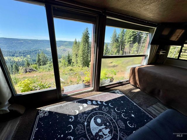 701 Black Bear Dr, Orofino, ID 83544