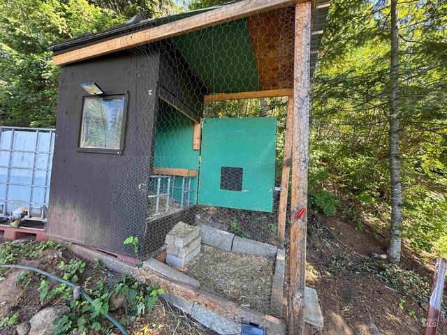 701 Black Bear Dr, Orofino, ID 83544