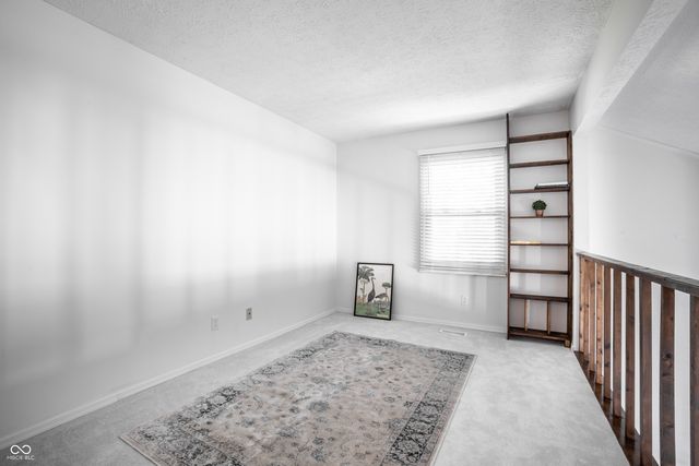 7435 Prairie Lake Drive, Indianapolis, IN 46256