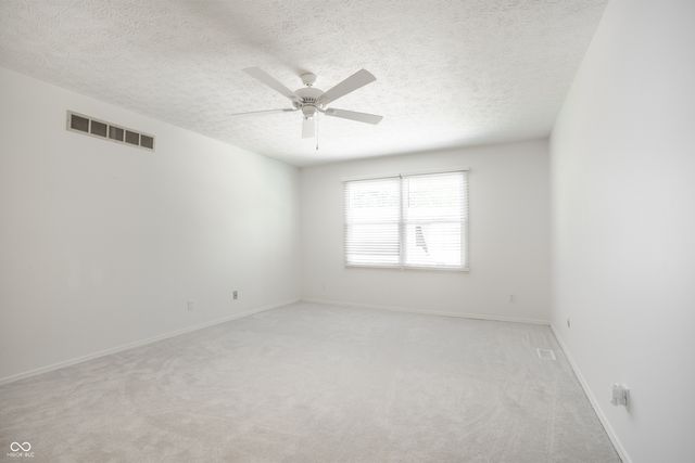 7435 Prairie Lake Drive, Indianapolis, IN 46256