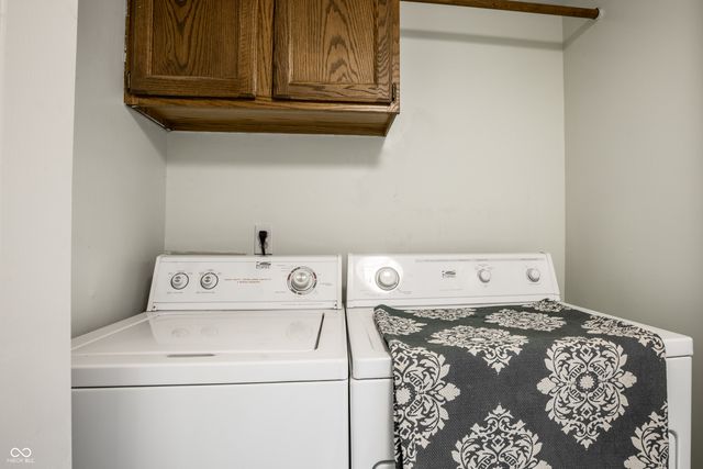 7435 Prairie Lake Drive, Indianapolis, IN 46256