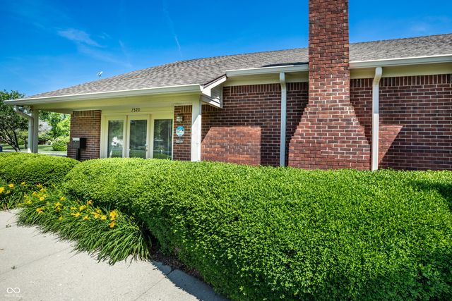 7435 Prairie Lake Drive, Indianapolis, IN 46256