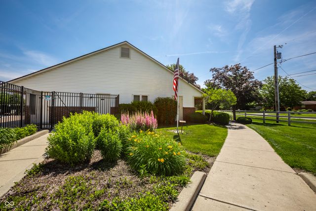 7435 Prairie Lake Drive, Indianapolis, IN 46256