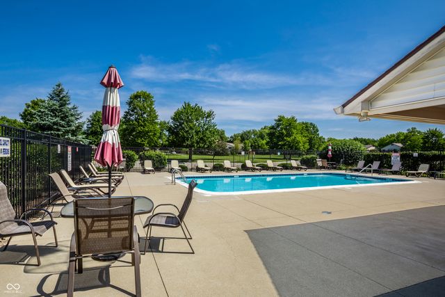 7435 Prairie Lake Drive, Indianapolis, IN 46256