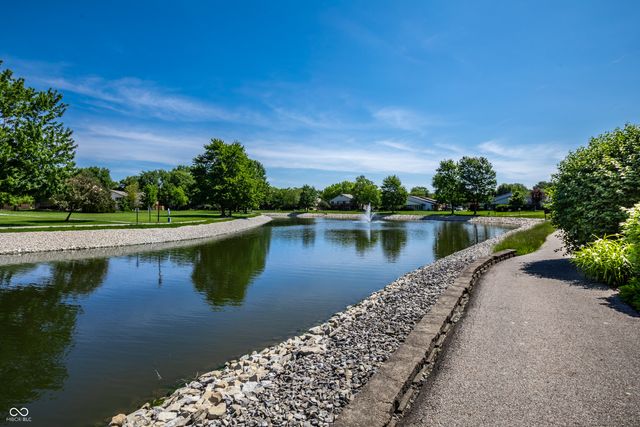 7435 Prairie Lake Drive, Indianapolis, IN 46256