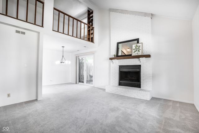 7435 Prairie Lake Drive, Indianapolis, IN 46256