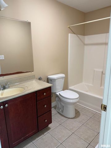 3160 Genevieve Drive, Quincy, IL 62305