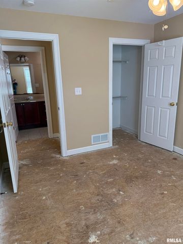 3160 Genevieve Drive, Quincy, IL 62305