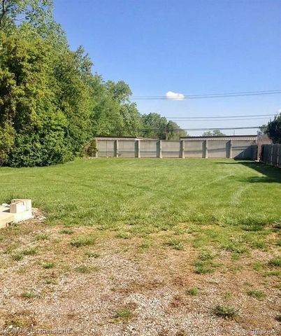 37546 Palmer Road, Westland, MI 48186