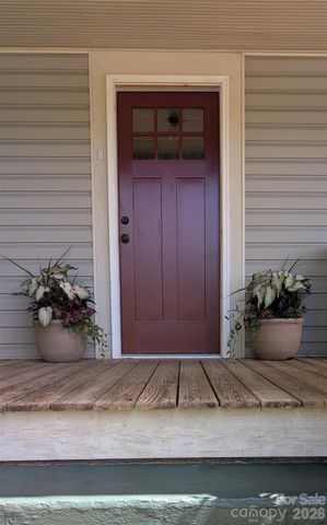 110 N Chestnut Street, Morganton, NC 28655
