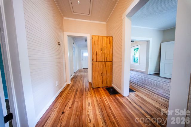 110 N Chestnut Street, Morganton, NC 28655