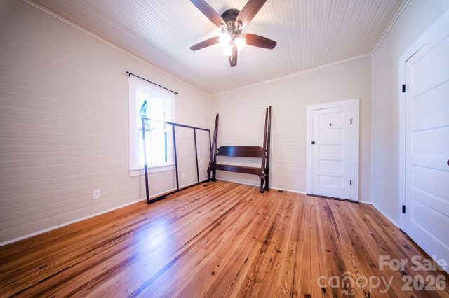 110 N Chestnut Street, Morganton, NC 28655