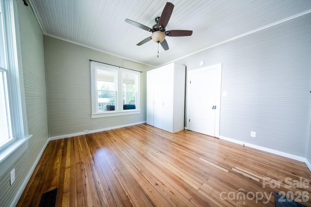 110 N Chestnut Street, Morganton, NC 28655