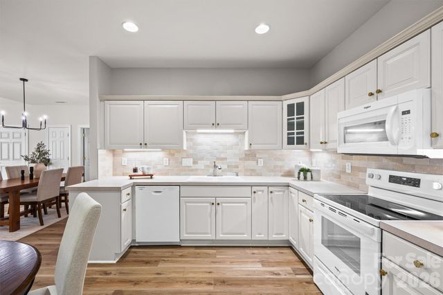 8228 Windsor Ridge Drive, Charlotte, NC 28277