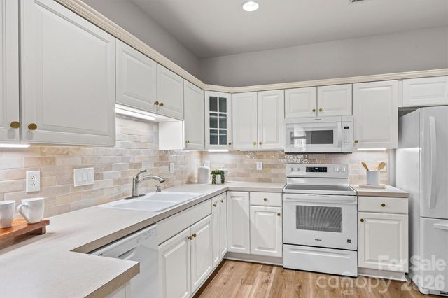 8228 Windsor Ridge Drive, Charlotte, NC 28277