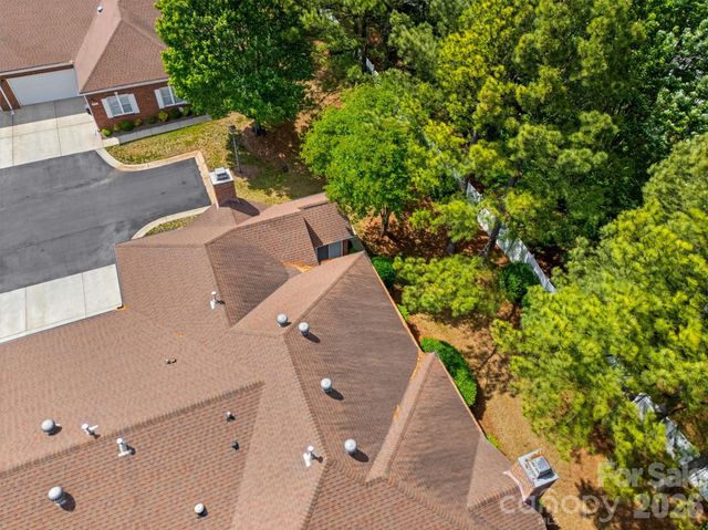 8228 Windsor Ridge Drive, Charlotte, NC 28277
