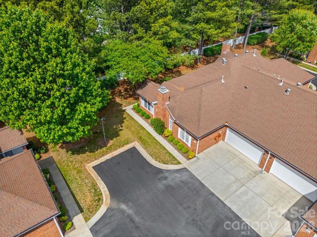 8228 Windsor Ridge Drive, Charlotte, NC 28277