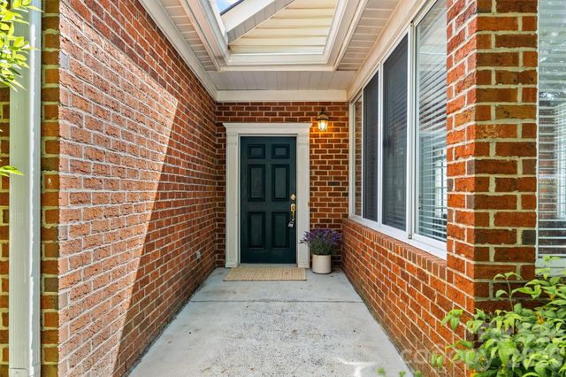 8228 Windsor Ridge Drive, Charlotte, NC 28277