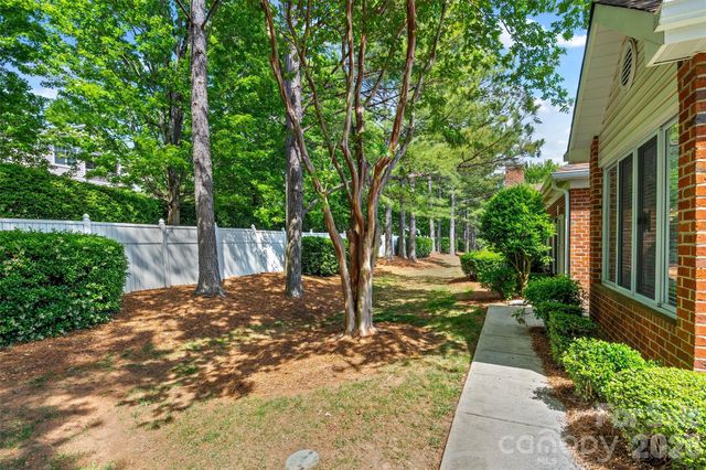 8228 Windsor Ridge Drive, Charlotte, NC 28277