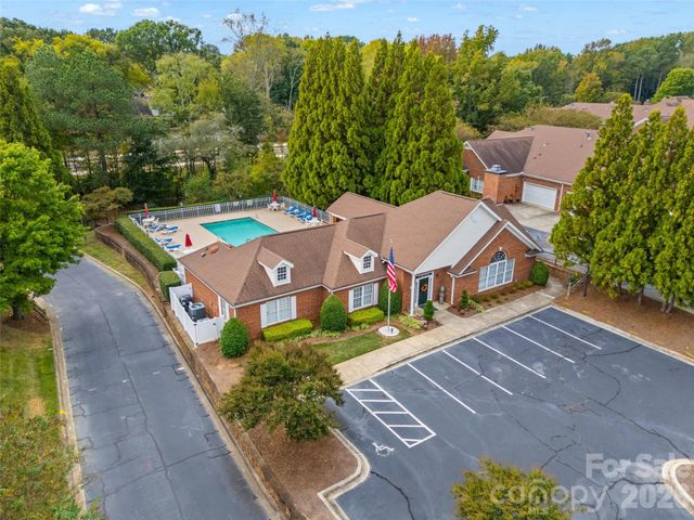 8228 Windsor Ridge Drive, Charlotte, NC 28277