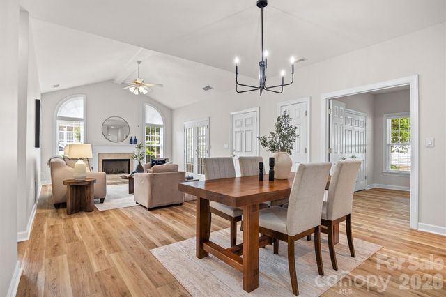8228 Windsor Ridge Drive, Charlotte, NC 28277