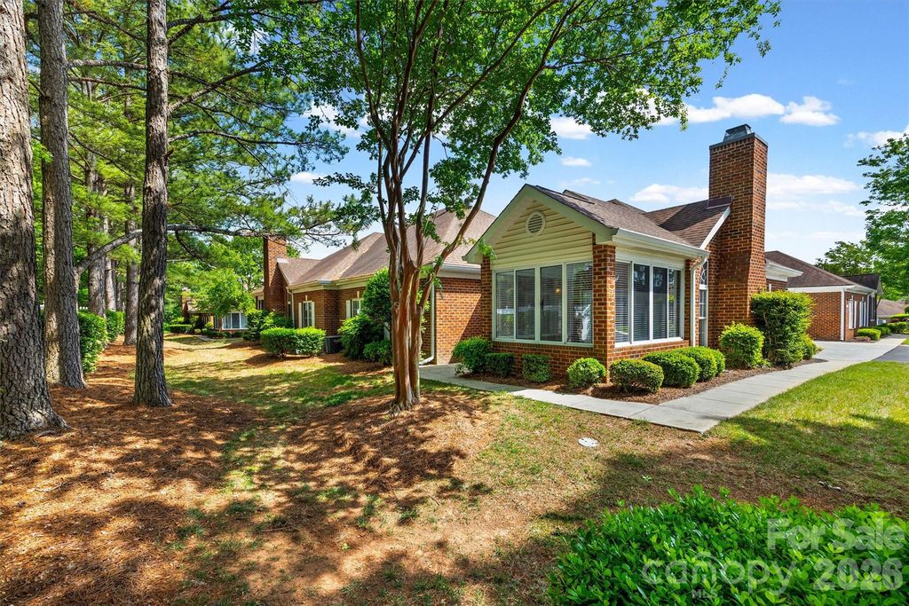 8228 Windsor Ridge Drive, Charlotte, NC 28277