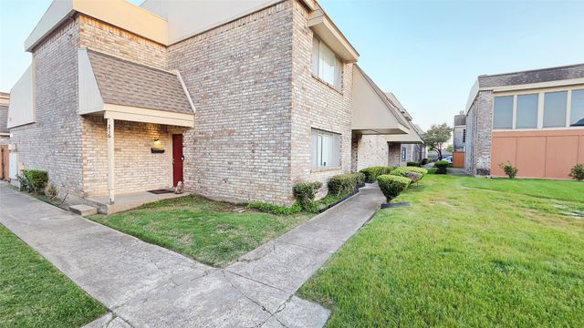 220 Village North Drive, Richardson, TX 75081