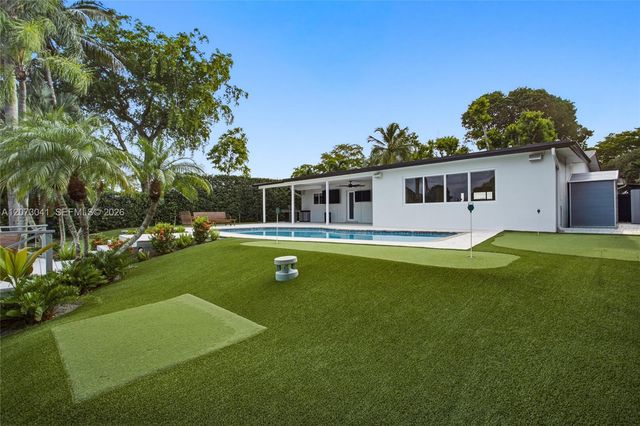 1721 NW 114th Avenue, Pembroke Pines, FL 33026