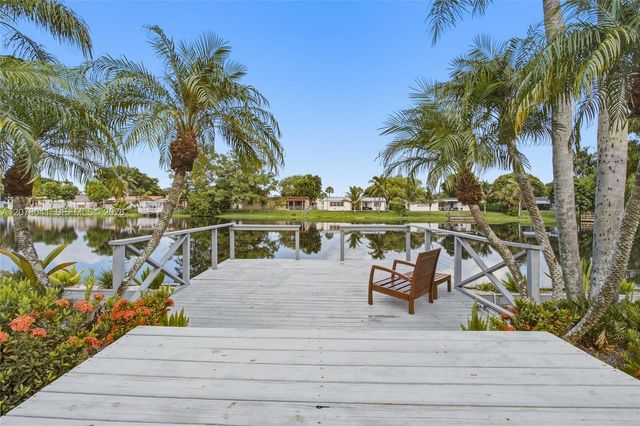 1721 NW 114th Avenue, Pembroke Pines, FL 33026