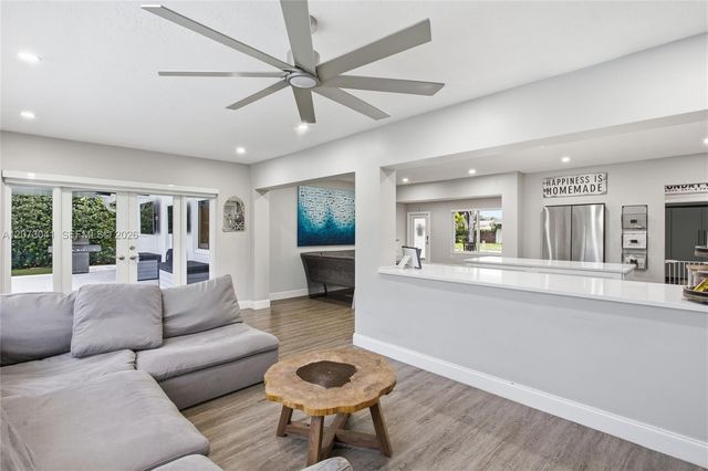 1721 NW 114th Avenue, Pembroke Pines, FL 33026