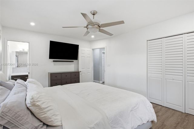 1721 NW 114th Avenue, Pembroke Pines, FL 33026