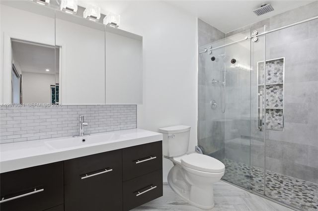 1721 NW 114th Avenue, Pembroke Pines, FL 33026