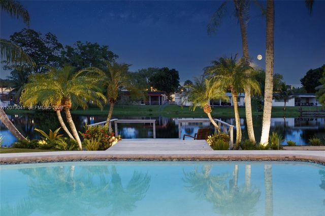 1721 NW 114th Avenue, Pembroke Pines, FL 33026