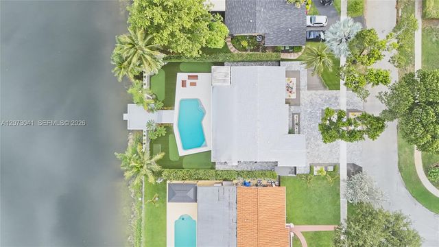 1721 NW 114th Avenue, Pembroke Pines, FL 33026